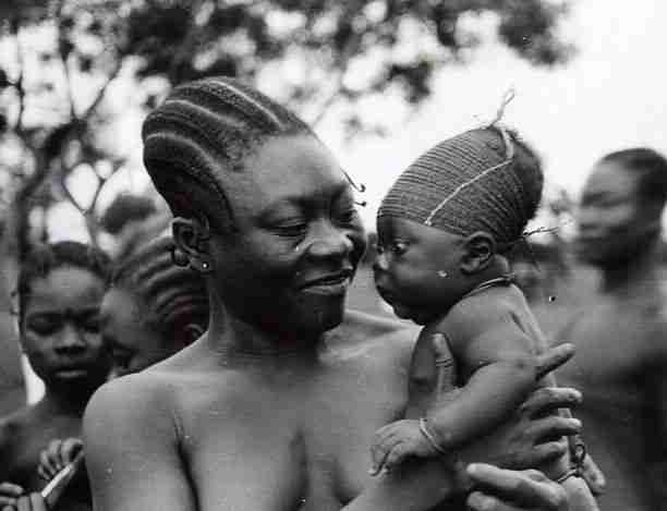 Limpombo (head elongation) was believed to allow the brain to grow bigger thus increasing intelligence and it was also a sign of beauty in the Mangbetu tribe