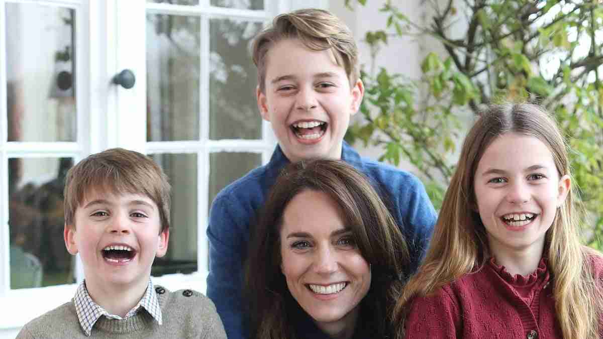 How Kate Middleton 'created Mother's Day picture on Photoshop': Metadata reveals Princess 'edited image on Friday and Saturday after it was taken last week on £2,929 Canon camera' - as Palace faces calls to release original photo