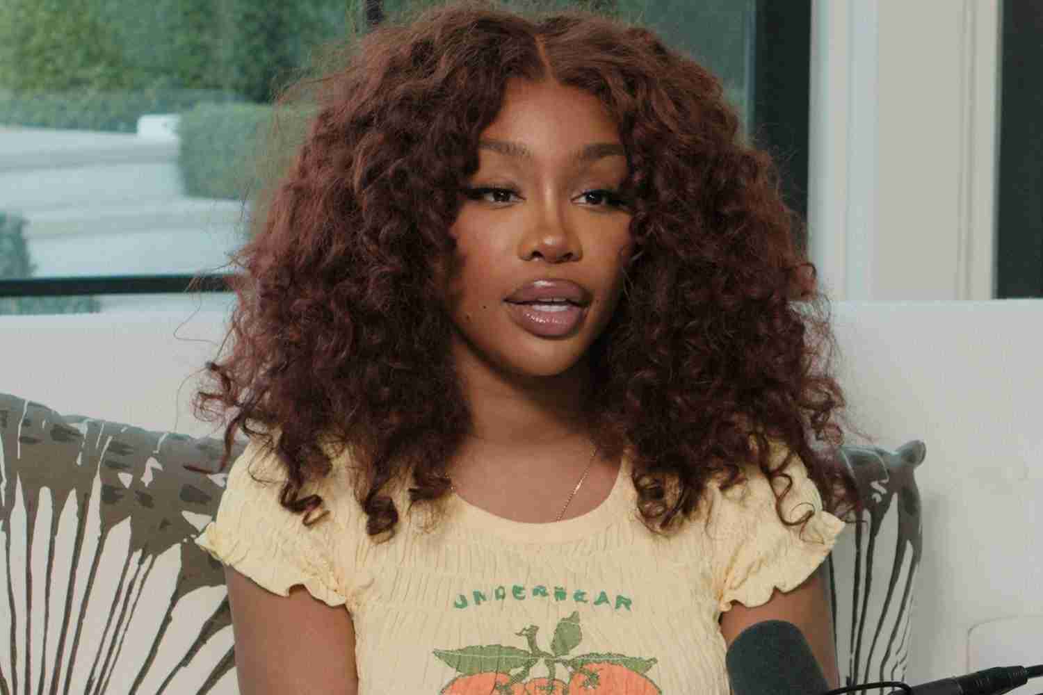 SZA Reveals She Had Breast Implants Removed Due to High Risk of Breast Cancer and 'Painful' Fibrosis