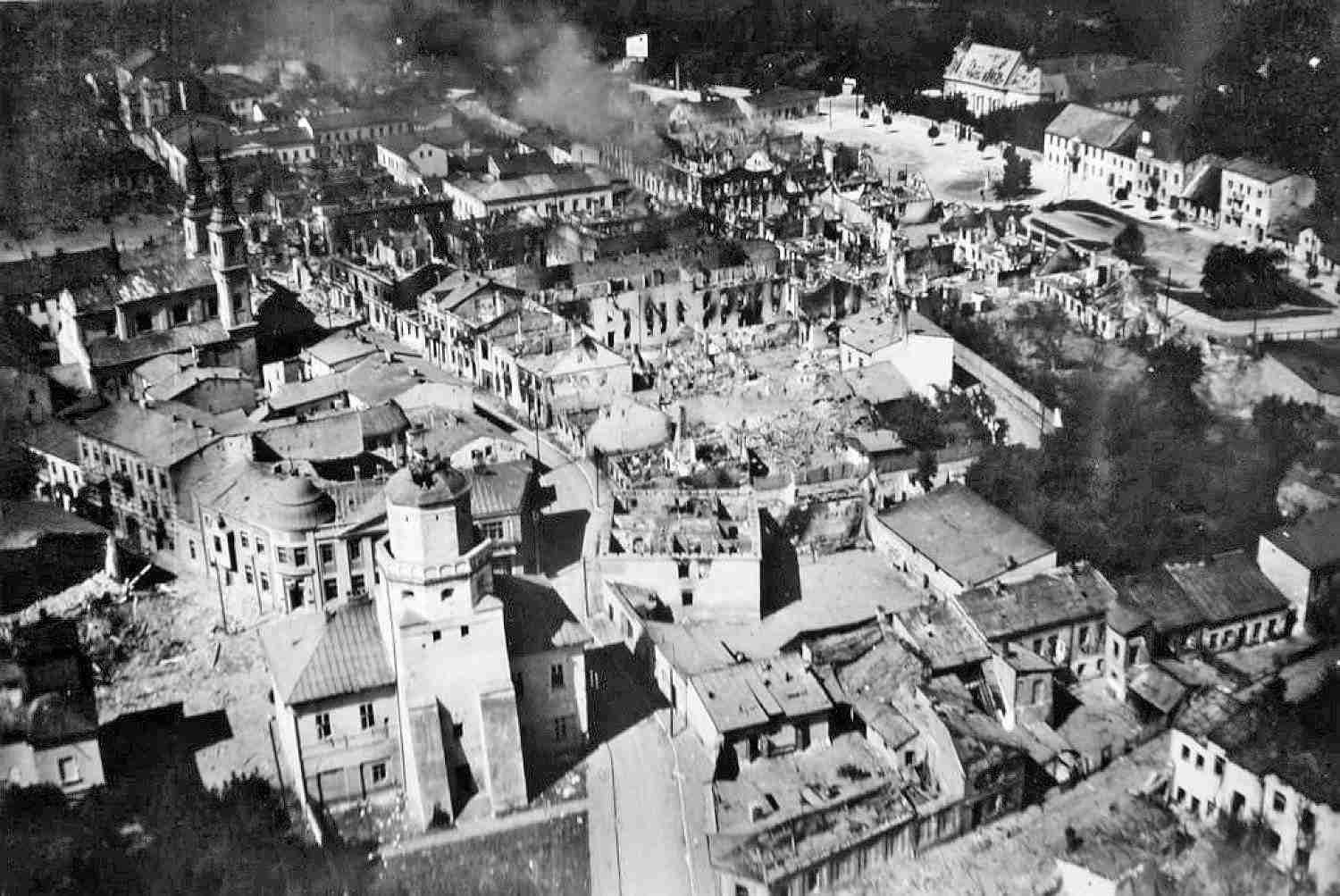 Aerial view of Wieluń, Poland shortly after German Luftwaffe bombing on 1 September 1939. [1500x1003]